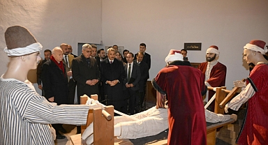 Sağlık Bakanı sağlık müzesini ziyaret etti
