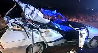 Tırla çarpışan otomobildeki 1 kişi öldü, 1 kişi yaralandı