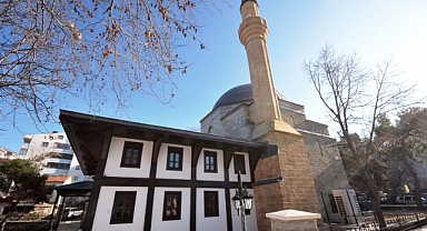 5 asırlık Cami tamamlandı