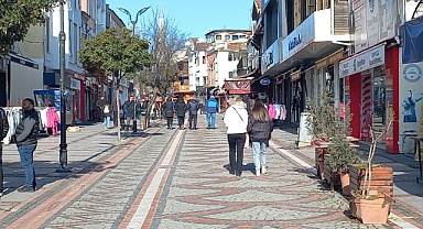 Güneşi gören dışarıya koştu