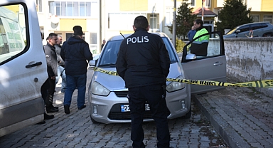 Aracında ölü bulundu