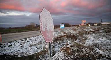 Edirne'nin yüksek kesimlerinde kar yağışı