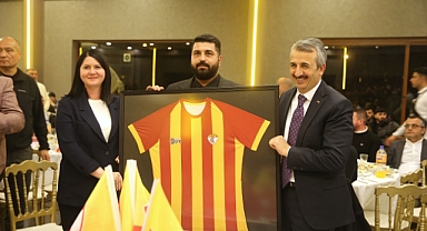 Edirnespor'a destek için 500 bin liraya formayı beraber satın aldılar