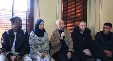 Rektör uluslararası öğrencilerle bir araya geldi