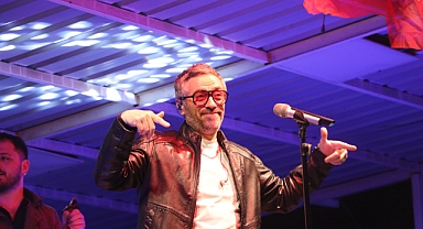 Şarkıcı Resul Dindar konser verdi
