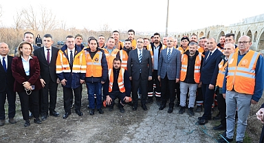 Uzun Köprü'de restorasyon çalışmalarını incelendi