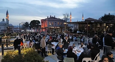 EDİRNE BELEDİYESİ KADİR GECESİ’NDE İFTAR PROGRAMI DÜZENLEDİ