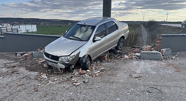 İş yerinin duvarına çarptı