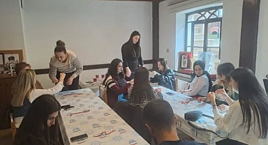 MARTENİÇKA BİLEKLİK YAPIMI ATÖLYESİ DÜZENLENDİ