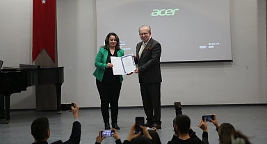 Yaycı, “18 Mart Deniz Zaferi” konferansına katıldı