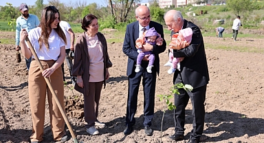 Bebeklerin isimleri fidanlara verildi