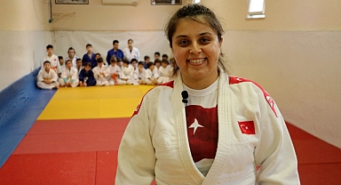 Judo antrenörü şampiyon sporcular yetiştirmek istiyor