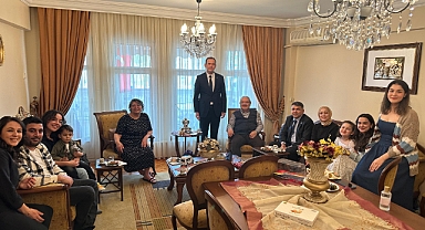Karaburun, şehit ailelerini ziyaret etti