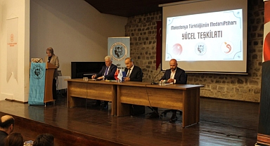 “Makedonya Türklerinin Medarıiftiharı Yücel Teşkilatı” paneli düzenlendi