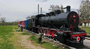 Nostaljik tren boyatıldı