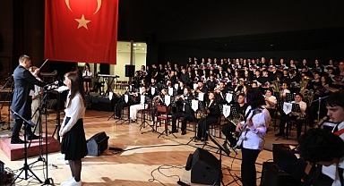 Öğrencilerden “senfonik rock” konseri