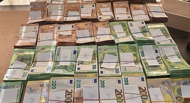 YATAĞIN ALTINDA 524 BİN 940 EURO YAKALANDI