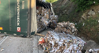 Yükleri etrafa saçıldı