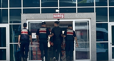 2 araçta 13 düzensiz göçmen yakalandı