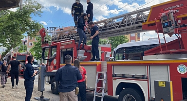 Apartman dairesinde çıkan yangın söndürüldü