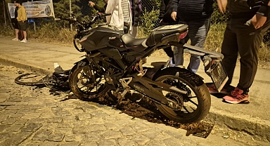 Ciple çarpışan motosikletin sürücüsü yaralandı