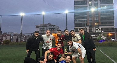 Eczacılık Fakültesi’nde Halı Saha Turnuvası Tamamlandı: Şampiyon Nyxcelona
