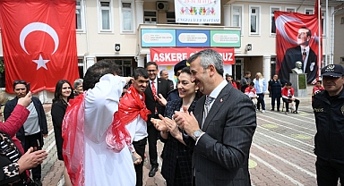 Engelli gençlere temsili askerlik kınası yakıldı