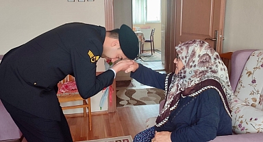 Jandarma şehit annelerini ziyaret etti