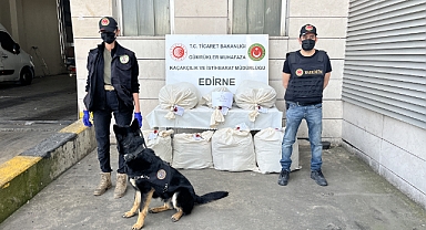 Minibüste televizyon ünitesine gizlemiş