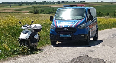 Motosikletin devrilmesi sonucu 2 kişi yaralandı