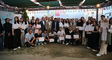 Öğrenciler mezuniyet sevinci yaşadı