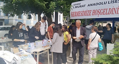 Okul yararına kermes düzenlediler