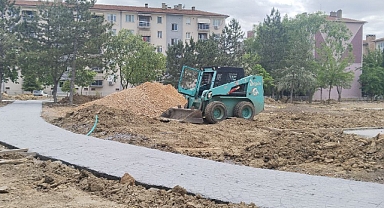 Parkta yenileme çalışmaları hız kazandı