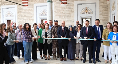 Tarihi külliyede eskiz sergisi açıldı