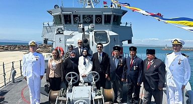 TCG Akçakoca mayın gemisi Enez Limanı'nda ziyarete açıldı