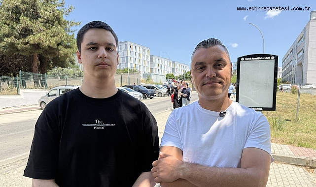 Baba ile oğul YKS heyecanını birlikte yaşadı