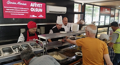Ferdi Zeyrek’in Anısına Ücretsiz Yemek Dağıtıldı