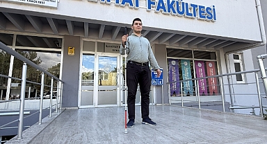 Görme engelli ilahiyat öğrencisi vaiz olma hedefiyle çalışıyor