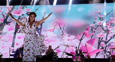 Kiraz Festivali Gülben Ergen konseriyle sona erdi