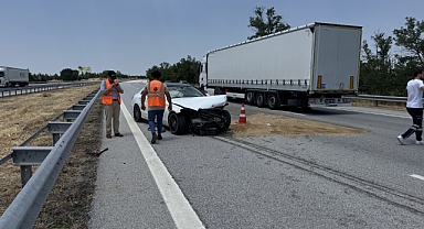 Otomobil ile SUV araç çarpıştı, 2 kişi yaralandı