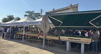 Trafik kazasında hayatını kaybeden 5 kişinin cenazeleri defnedildi