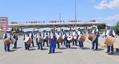 Gurbetçilere Davullu Zurnalı Karşılama