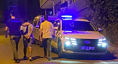 KIZ ARKADAŞINI DARP ETTİ