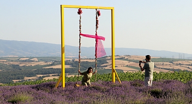 Lavanta Bahçeleriyle Turist Çekiyor