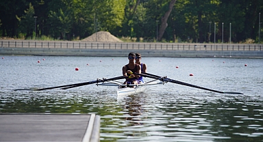Sporcular, Meriç Nehri’nde antrenmanlarını sürdürüyor