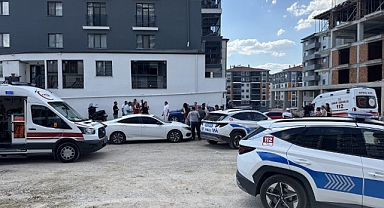 AİLE FACİASI: 2 ÖLÜ, 1 YARALI