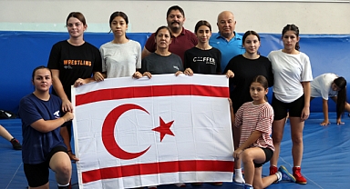  Kadın güreşçiler Edirne'de kamp yaptı