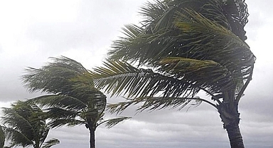 METEOROLOJİDEN KUVVETLİ FIRTINA UYARISI