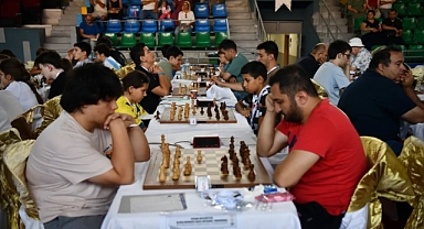 Turnuvada 302 sporcu yarışıyor