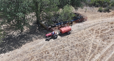  Üreticiler Meralara Tankerle Su Taşıyor